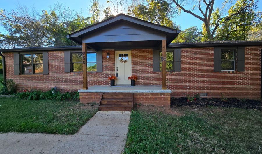 250 Mill St, Barnesville, GA 30204 - 3 Beds, 2 Bath