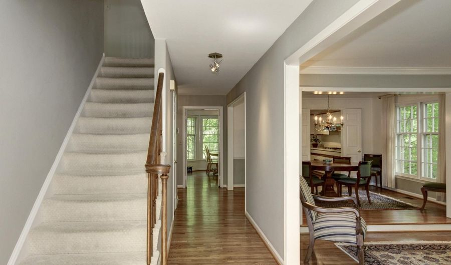 13 AVALON Ct, Bethesda, MD 20816 - 5 Beds, 4 Bath