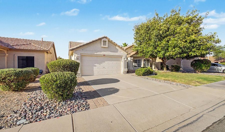 5330 W Whitten St, Chandler, AZ 85226 - 3 Beds, 2 Bath