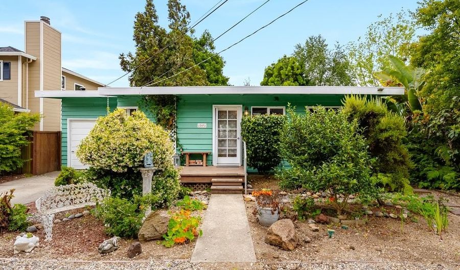 243 North Ave, Aptos, CA 95003 - 4 Beds, 2 Bath