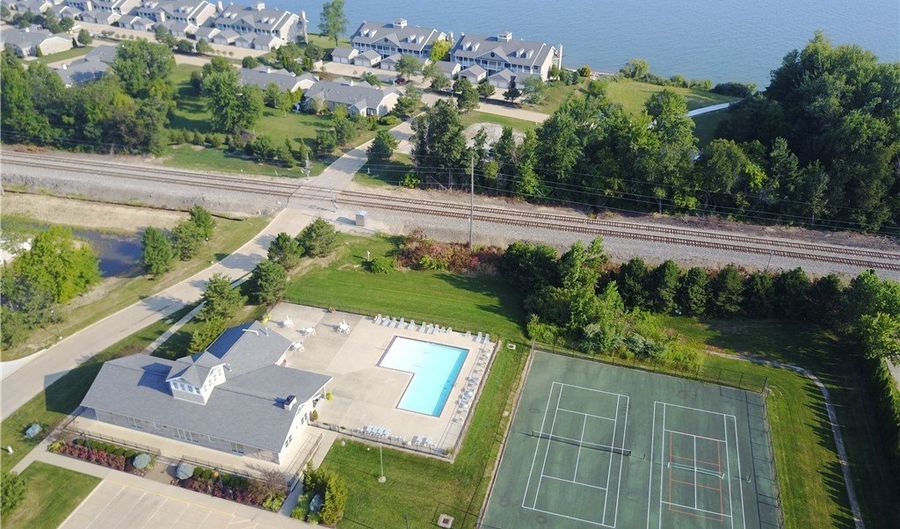 201 Whispering Shrs, Vermilion, OH 44089 - 2 Beds, 2 Bath