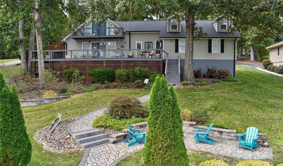 117 Sunrise Pt, Badin Lake, NC 28127 - 4 Beds, 2 Bath