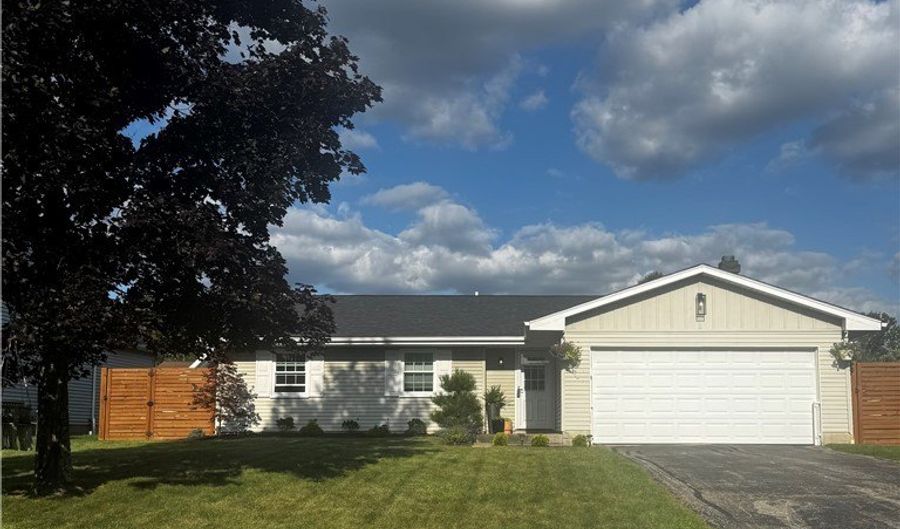 1899 Woodgate St, Austintown, OH 44515 - 3 Beds, 2 Bath