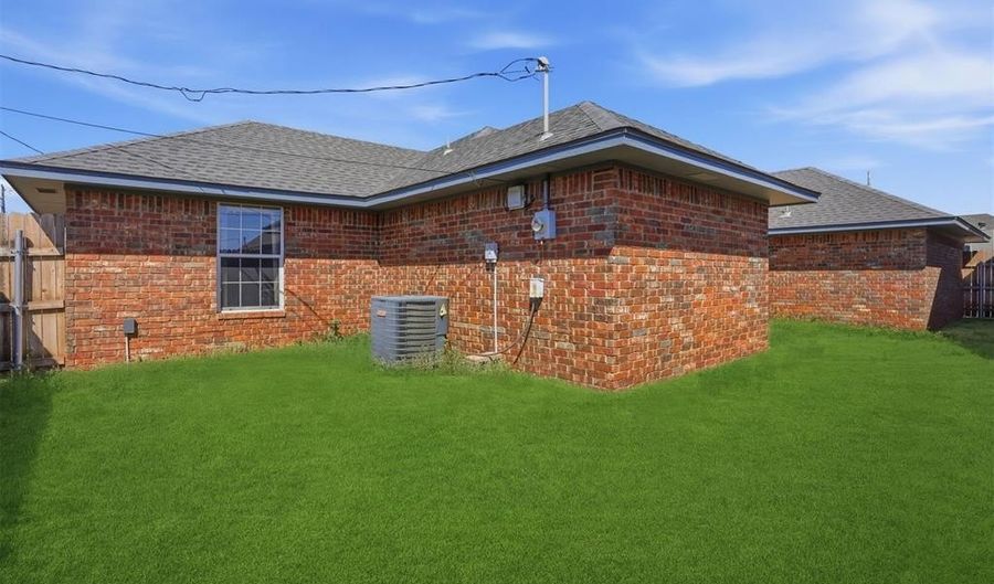 2809 Shiloh Ln, Altus, OK 73521 - 3 Beds, 2 Bath