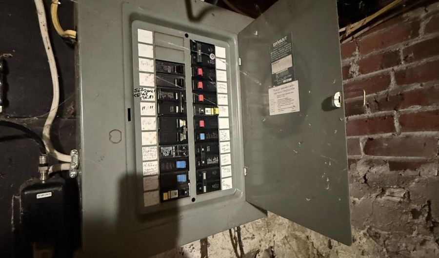 11 Durham St, Belfast, ME 04915 - 3 Beds, 3 Bath