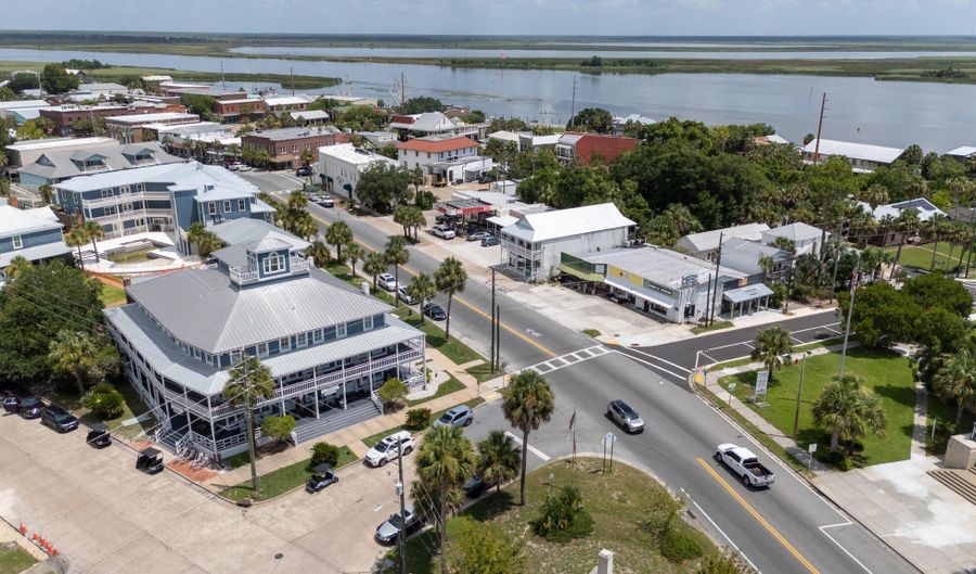 145 Bay Ave, Apalachicola, FL 32320 - 2 Beds, 2 Bath