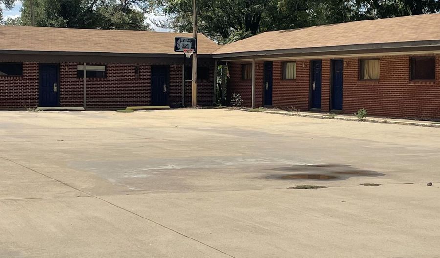 105 Oklahoma Blvd, Alva, OK 73717 - 0 Beds, 0 Bath