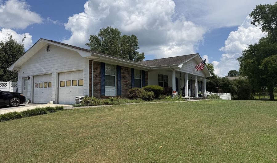 2505 Kenwood Dr, Athens, TN 37303 - 3 Beds, 2 Bath