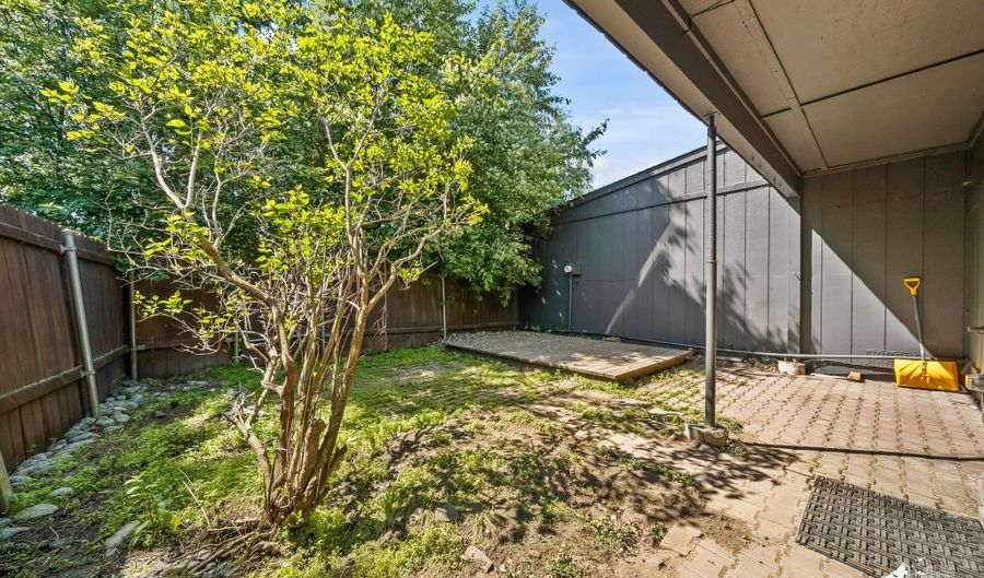 2044 Stonegate Cir, Anchorage, AK 99515 - 3 Beds, 2 Bath