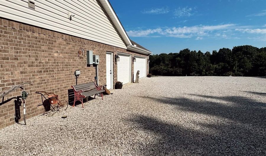 8488 E ASH Rd, Bloomfield, IN 47424 - 3 Beds, 2 Bath