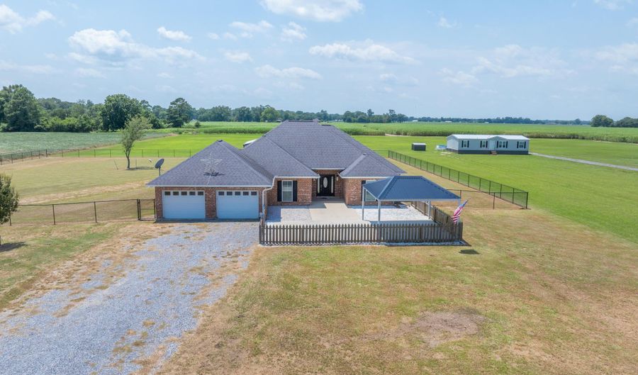 193 Highway 741, Arnaudville, LA 70512 - 3 Beds, 2 Bath