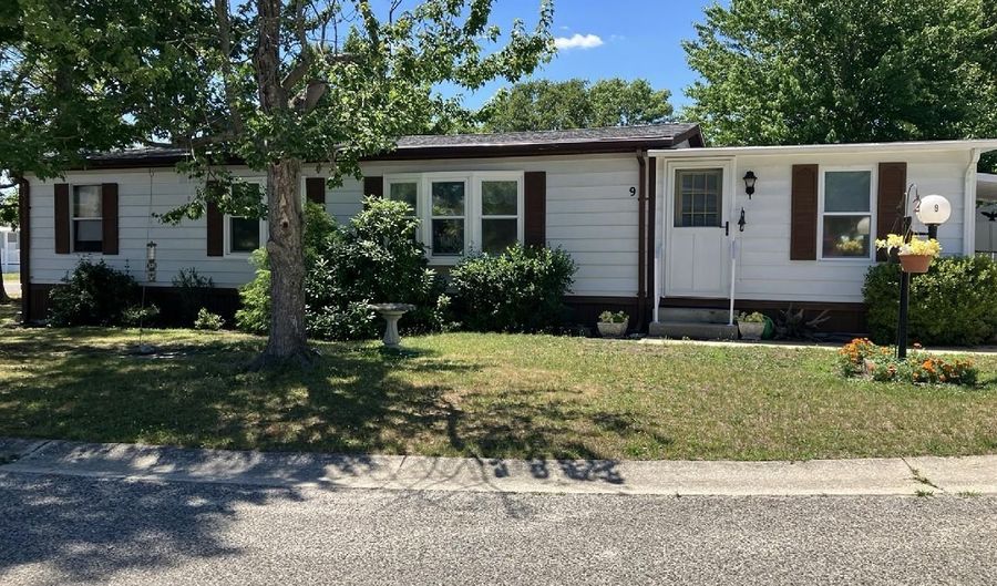 9 ANN Ct A9, Barnegat, NJ 08005 - 2 Beds, 2 Bath