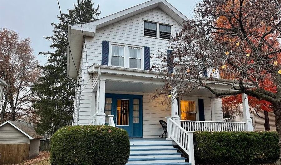 614 E 16th St, Alton, IL 62002 - 4 Beds, 1 Bath