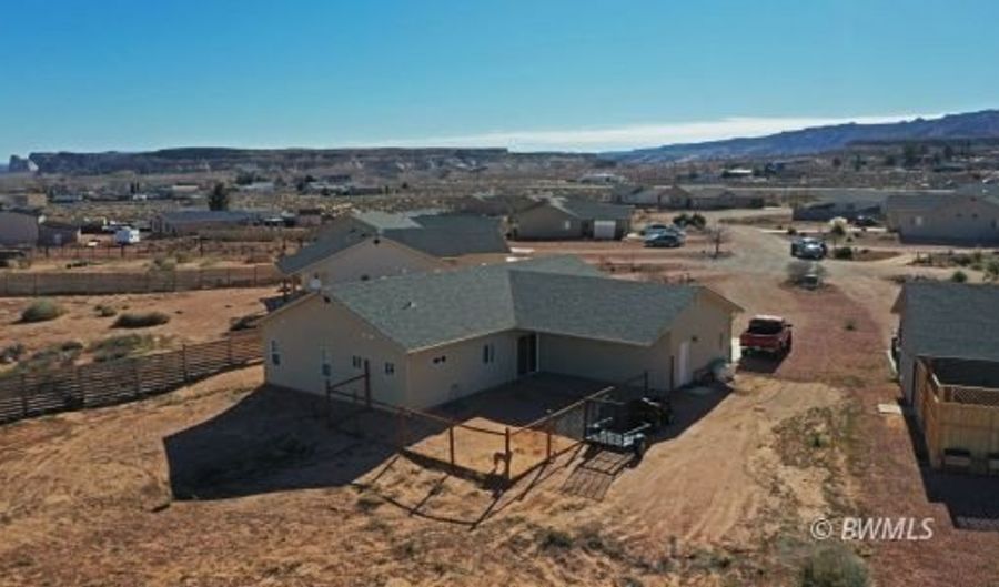 1015 E Canyon Dr, Big Water, UT 84741 - 3 Beds, 2 Bath