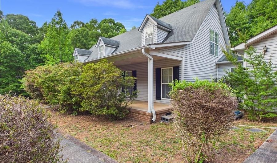 2094 Asheboro School Rd, Asheboro, NC 27203 - 4 Beds, 5 Bath