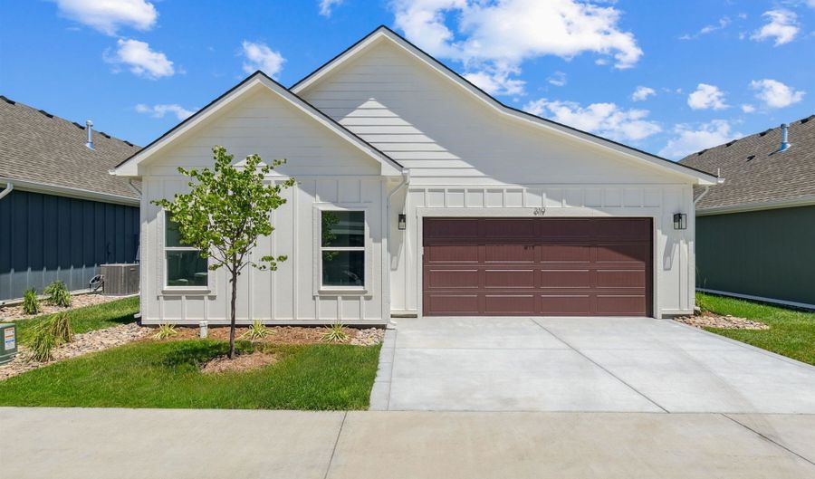 319 W Boxthorn, Andover, KS 67002 - 2 Beds, 2 Bath