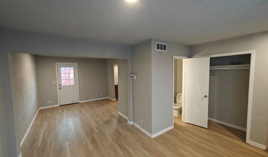 811 N Spears St 102, Alvarado, TX 76009 - 2 Beds, 2 Bath