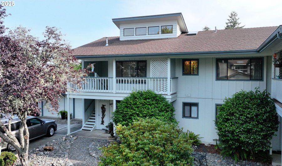 801 BROOKHAVEN Dr, Brookings, OR 97415 - 2 Beds, 2 Bath