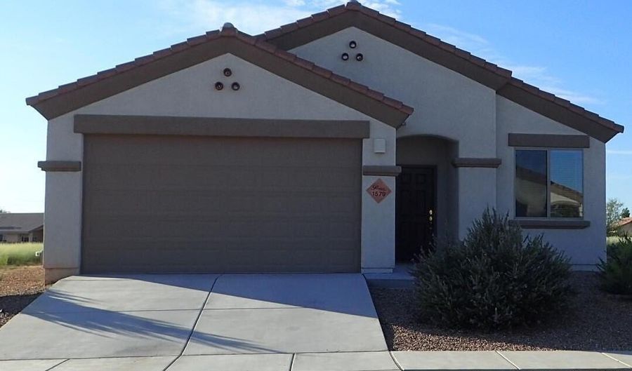 1579 W COTTONWOOD BLUFFS Dr, Benson, AZ 85602 - 4 Beds, 2 Bath