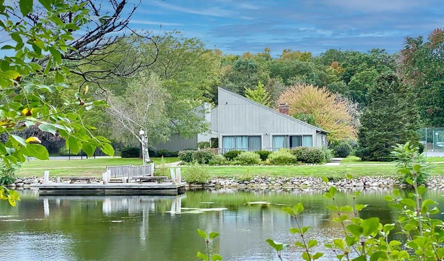 609 Watersedge Dr, Ann Arbor, MI 48105 - 3 Beds, 3 Bath