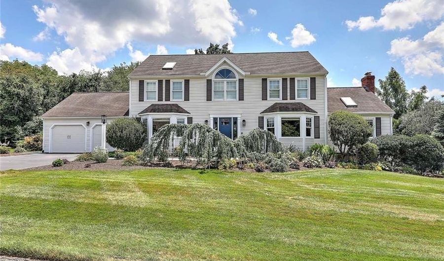 96 Windsong Rd, Cumberland, RI 02864 - 4 Beds, 4 Bath