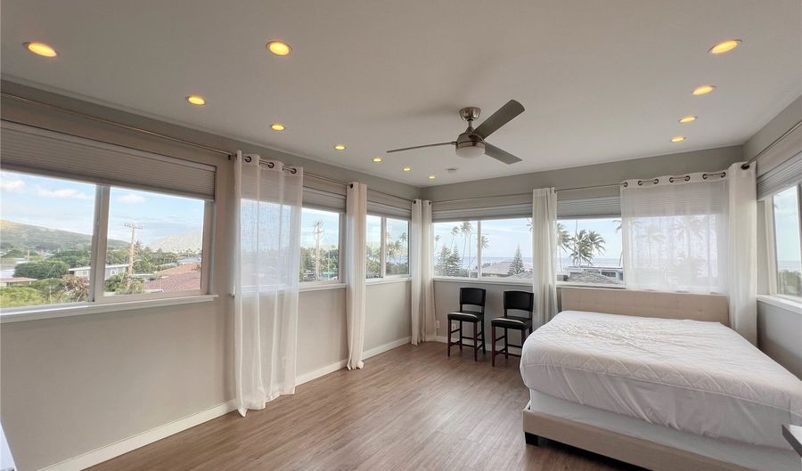 5496 Kalanianaole Hwy E, Honolulu, HI 96821 - 0 Beds, 1 Bath