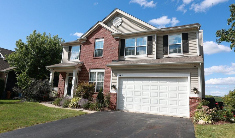 197 E Old Mill Trl, Antioch, IL 60002 - 4 Beds, 3 Bath
