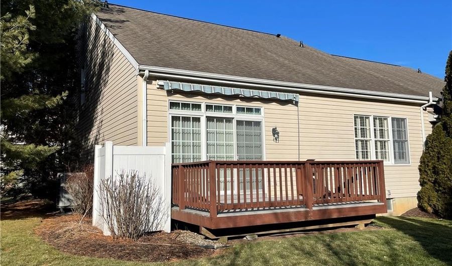 2322 Fox Meadow Dr, Allentown, PA 18104 - 3 Beds, 3 Bath