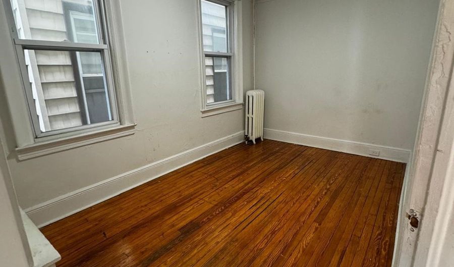 76 W 45TH St, Bayonne, NJ 07002 - 3 Beds, 1 Bath