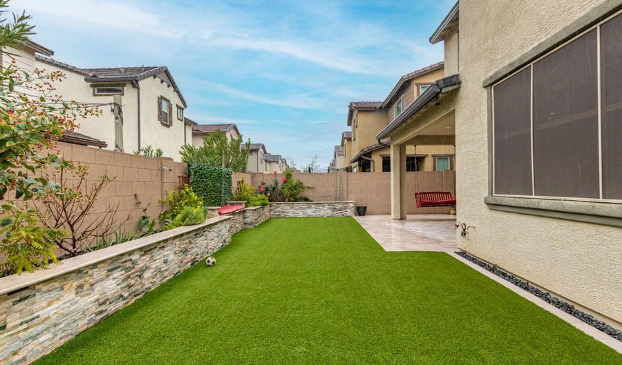 1171 E ARMSTRONG Way, Chandler, AZ 85286 - 5 Beds, 3 Bath