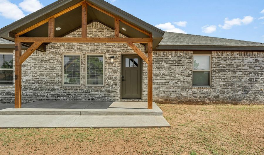 702 11th St, Abernathy, TX 79311 - 3 Beds, 2 Bath