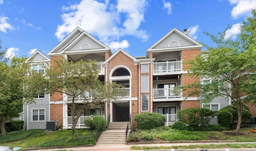 7501 ASHBY Ln J, Alexandria, VA 22315 - 2 Beds, 2 Bath
