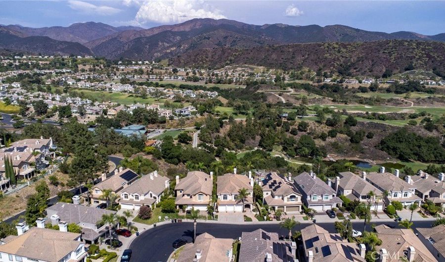 8 Beaconsfield, Trabuco Canyon, CA 92679 - 4 Beds, 5 Bath
