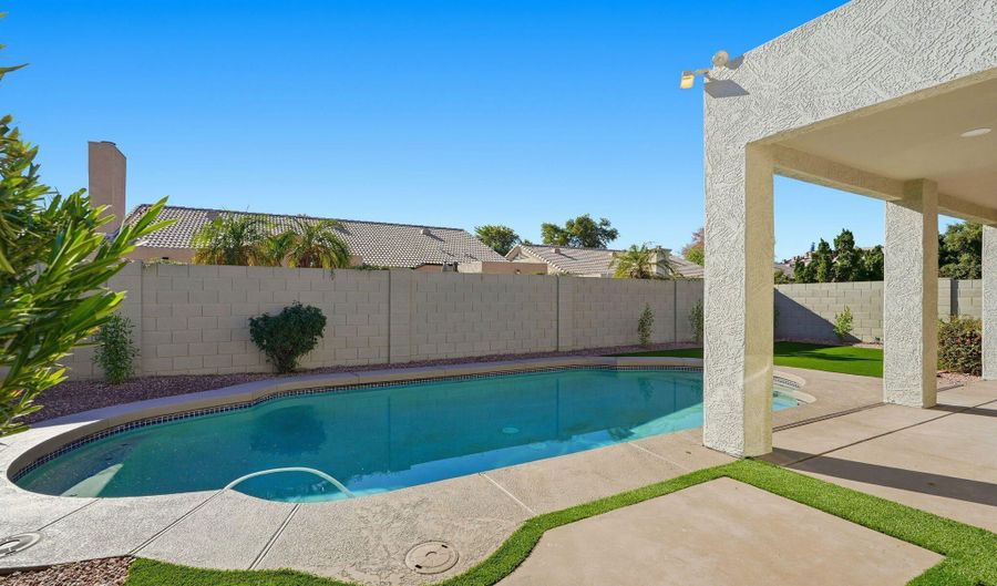 5341 W CHICAGO St, Chandler, AZ 85226 - 4 Beds, 2 Bath