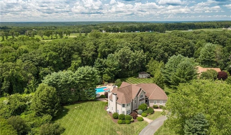 81 Crest Dr, Cranston, RI 02921 - 4 Beds, 4 Bath