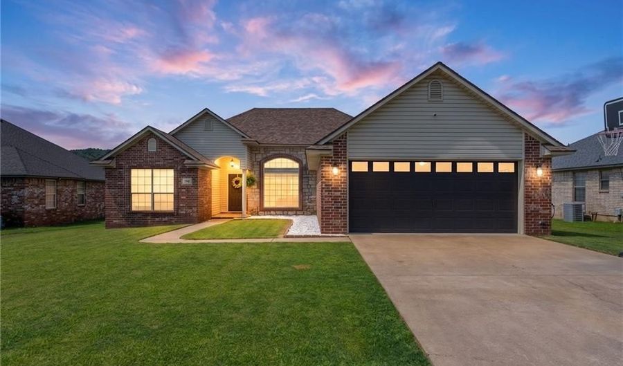 1920 Plum Creek Ln, Alma, AR 72921 - 3 Beds, 2 Bath