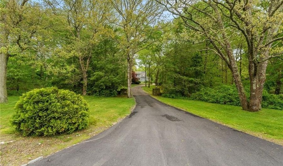 4720 S County Trl, Charlestown, RI 02813 - 3 Beds, 3 Bath