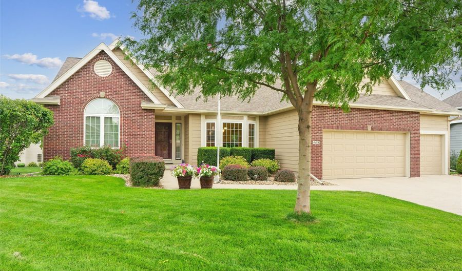 408 NE Georgetown Blvd, Ankeny, IA 50021 - 3 Beds, 3 Bath