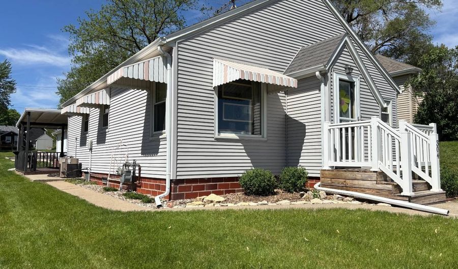 304 Elm St, Anita, IA 50020 - 2 Beds, 1 Bath