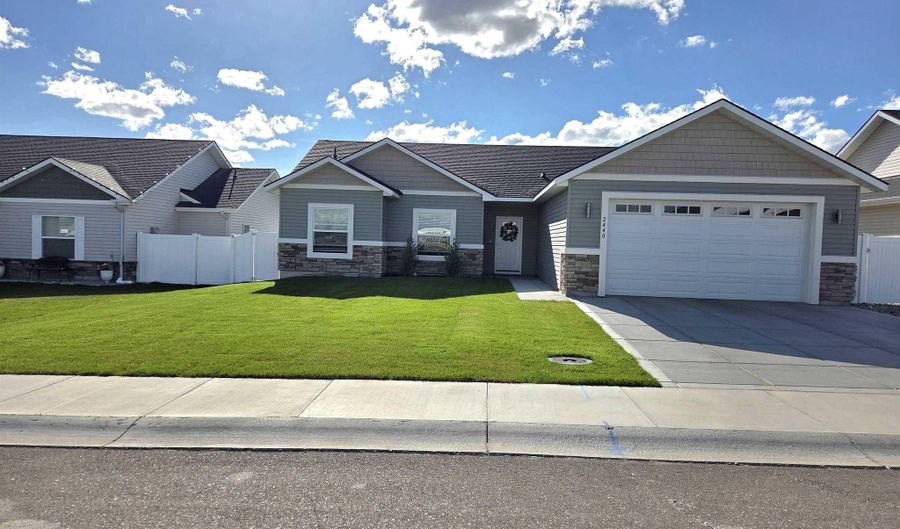 2440 Lotus Ave, Burley, ID 83318 - 4 Beds, 2 Bath