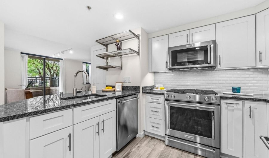 3830 9TH St N 109W, Arlington, VA 22203 - 2 Beds, 2 Bath