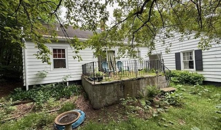 152 Fairview St, Barre, VT 05641 - 2 Beds, 2 Bath