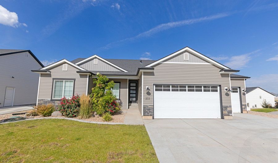 203 N STRATHMORE, Cedar City, UT 84720 - 6 Beds, 3 Bath