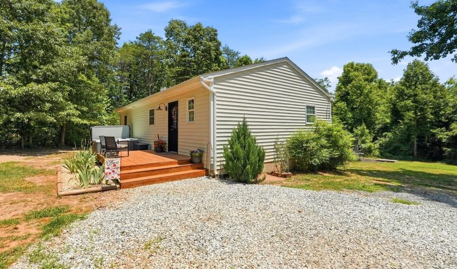 60 Jefferson Ln, Arrington, VA 22922 - 3 Beds, 2 Bath