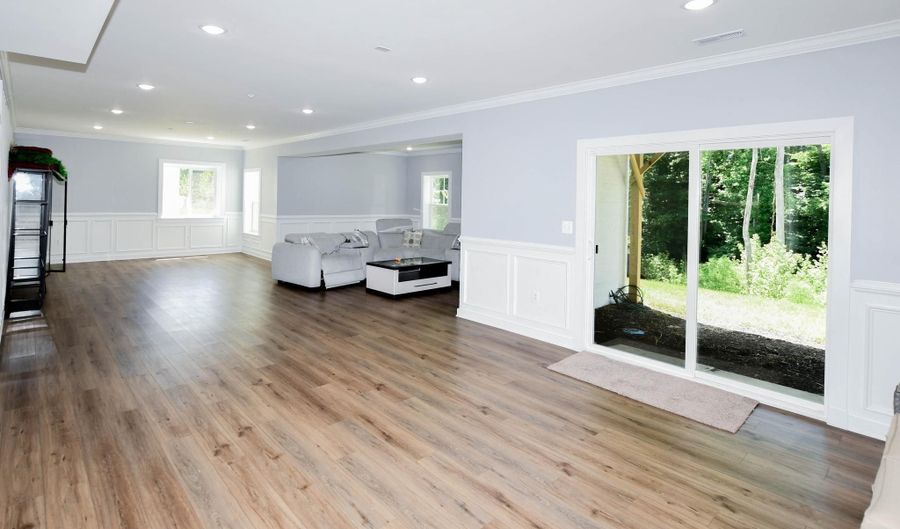 15921 HYDE PARK Pl, Bowie, MD 20716 - 6 Beds, 5 Bath