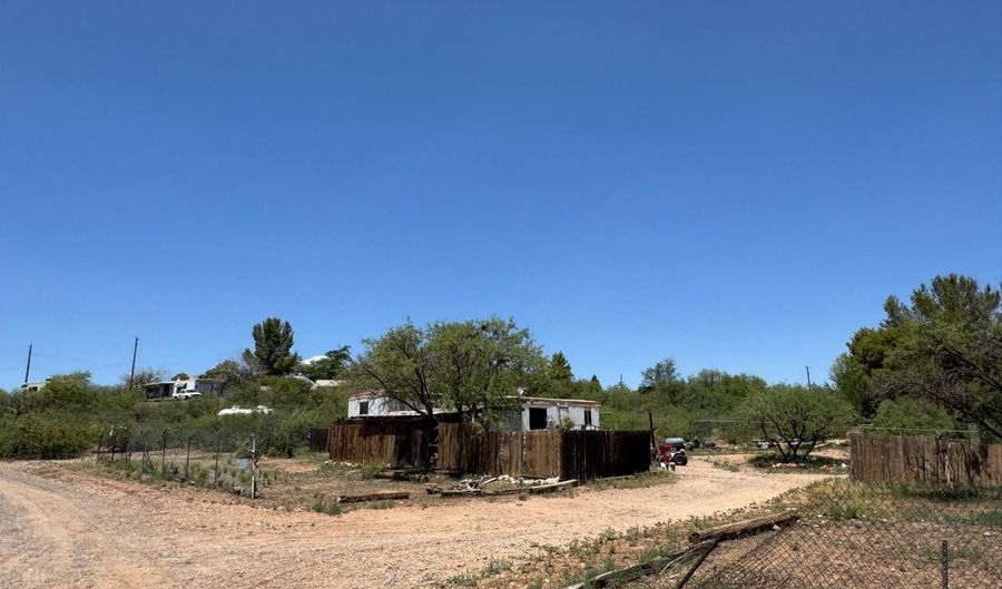 212 E Meckem Ln, Camp Verde, AZ 86322 - 2 Beds, 1 Bath
