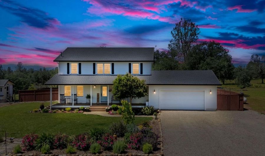 17962 Coyote Ln, Anderson, CA 96007 - 4 Beds, 3 Bath