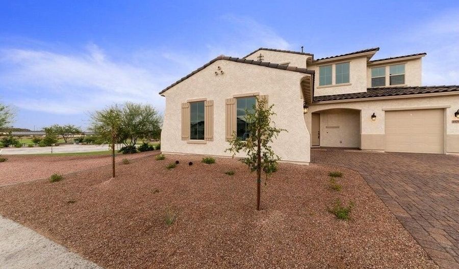 19793 W Earll Dr, Buckeye, AZ 85396 - 6 Beds, 5 Bath