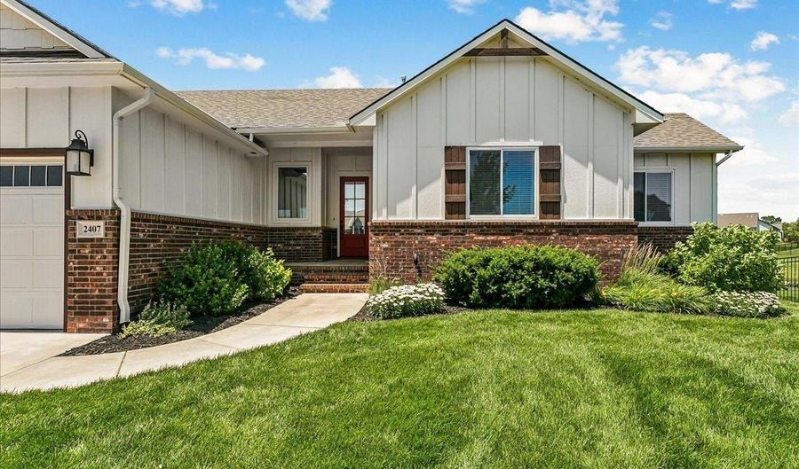 2407 N Lakeside Cir, Andover, KS 67002 - 5 Beds, 4 Bath
