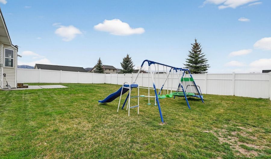 4565 Sarah Loop, Chubbuck, ID 83202 - 4 Beds, 3 Bath